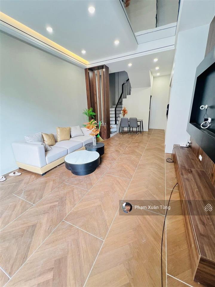 Dịch vọng  xuân thủy, nhà đẹp, xây chắc chắn, ngõ ôtô, 30m ra phố, thoáng, ở luôn, 40m²*5t
