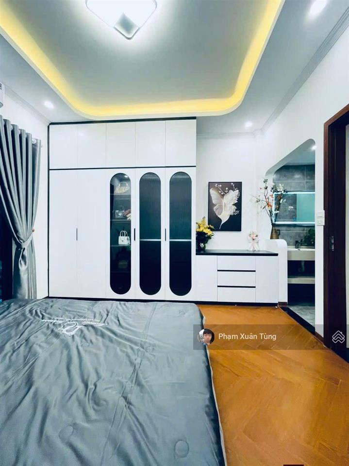 Siêu hiếm! cầu giấy, nhà đẹp ở luôn, mặt ngõ 3 gác, gần phố, thoáng, 50m ô tô tránh, 40m²*5t