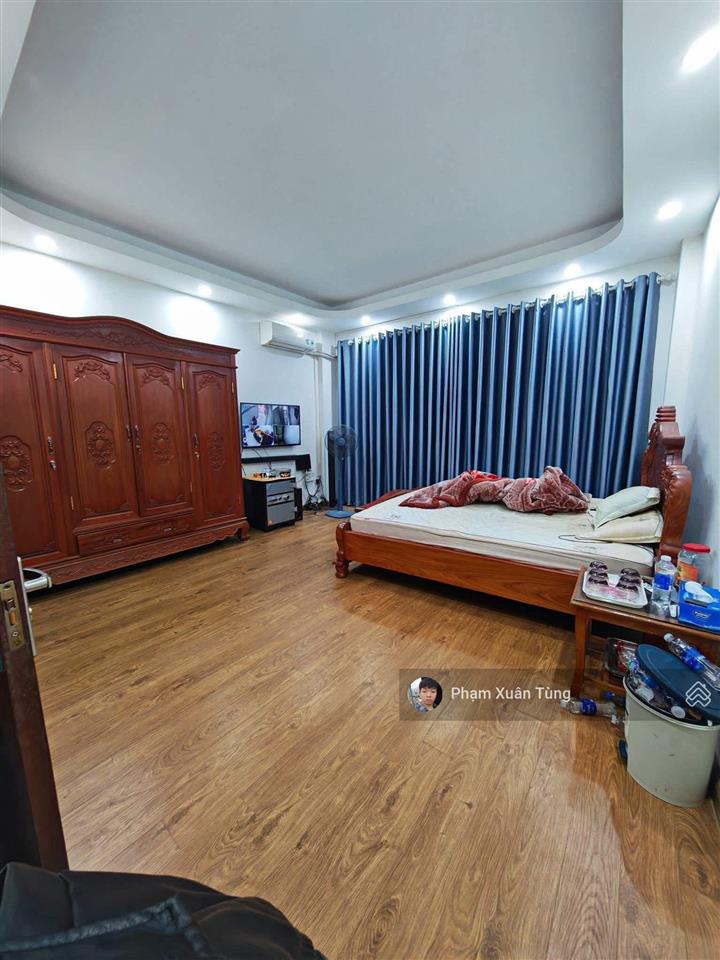 Hoàng quốc việt, ngõ thông, không qh, 40m ra ôtô, nhà đẹp giá tốt, ở ngay, 40m2*5t
