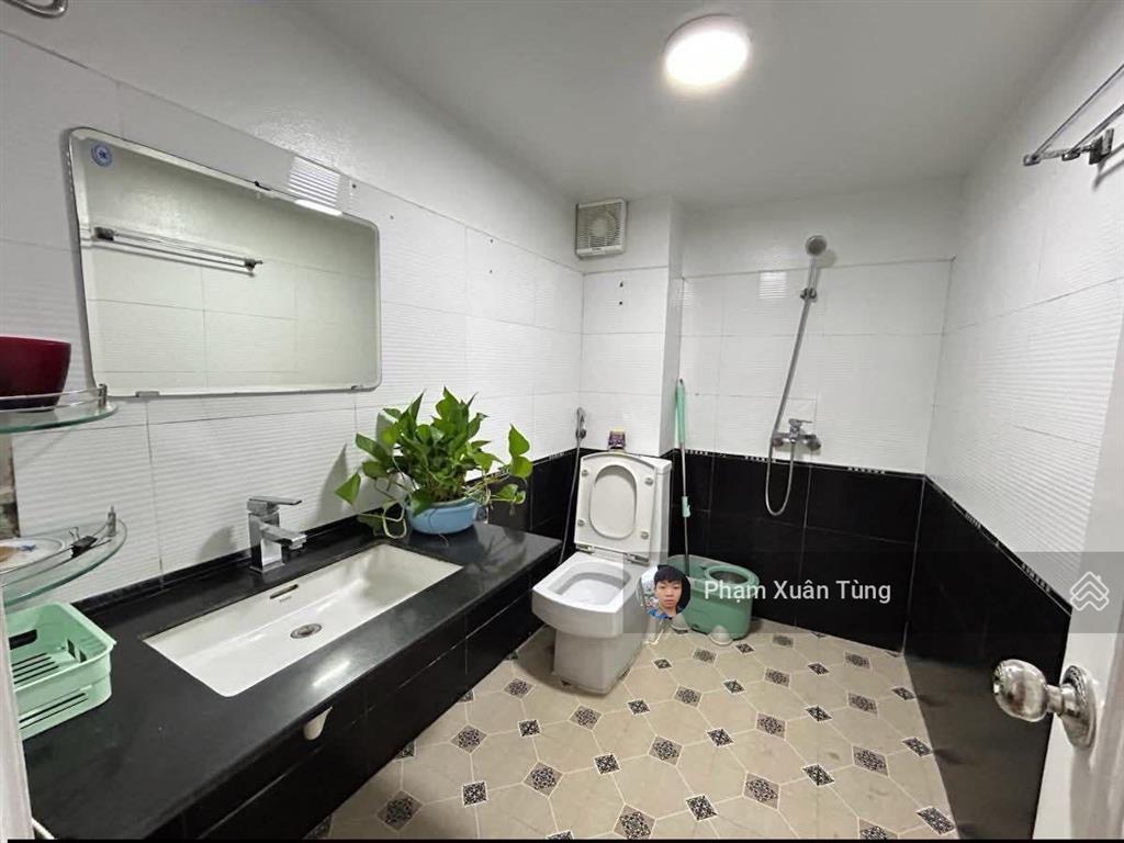 Hoàng quốc việt, ngõ thông, không qh, 40m ra ôtô, nhà đẹp giá tốt, ở ngay, 40m2*5t