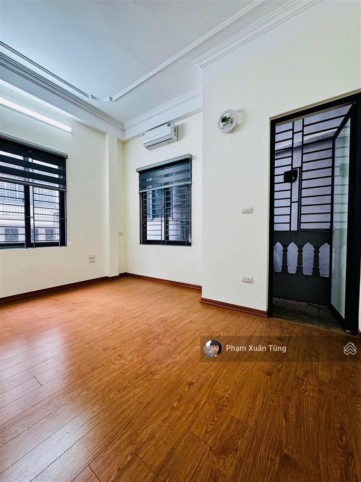 Hoàng quốc việt, ngõ thông, không qh, 40m ra ôtô, nhà đẹp giá tốt, ở ngay, 40m2*5t