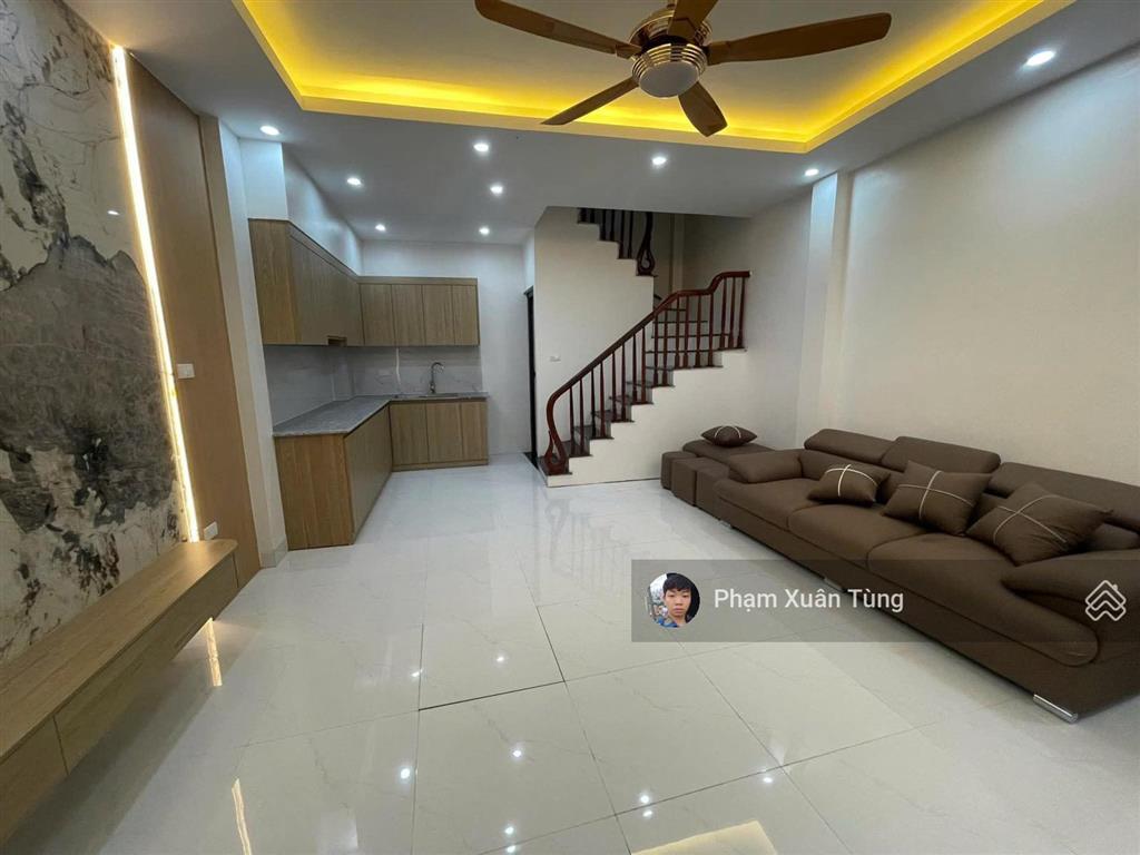 Kim mã, nhà đẹp xây chắc chắn, ngõ thông, ôtô đỗ cổng, gần phố, thoáng, giá tốt nhất khu vực, 43m2