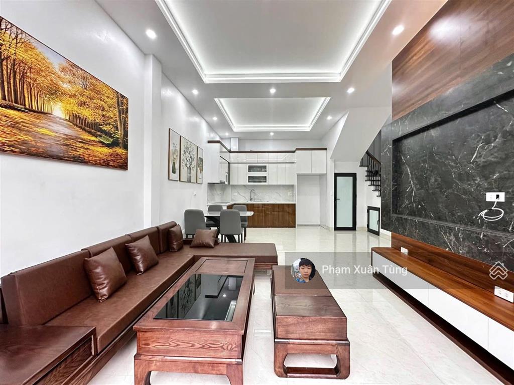Phố vip! văn cao, vị trí đỉnh, mặt ngõ thông, 4 nhà ra mặt phố, 2 thoáng, nhà đẹp ở luôn, 36m²