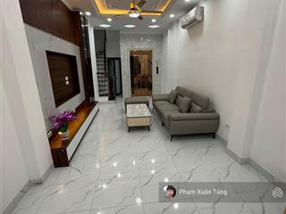 Ngọc khánh, nhà đẹp thang máy xịn sò, ngõ 3 gác thông, vài chục m ra phố, tặng nt, ở ngay, 43m