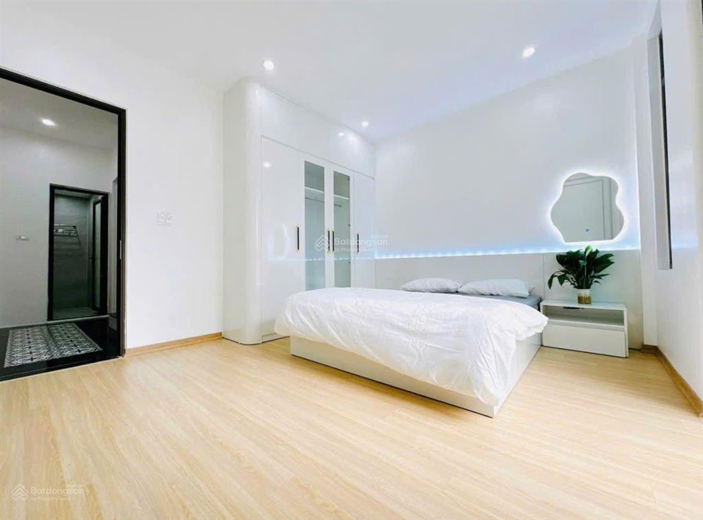 Siêu hiếm! nguyễn công hoan, ngõ thông 3 gác tránh, truớc nhà 3m, gần phố, tặng nt, ở ngay, 42m2*5t