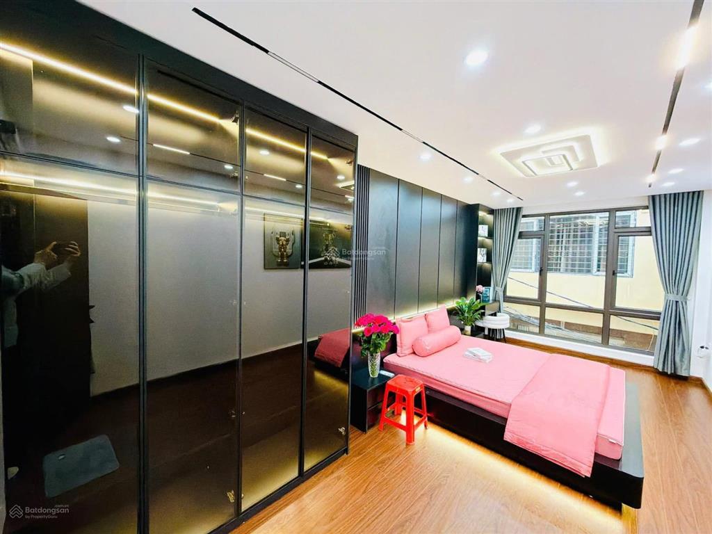 Nhà đẹp ngõ thông, gần ôtô, 40m ra phố, dọn đồ về ở luôn, hiếm có căn thứ 2, hoàng quốc việt 38m*5t