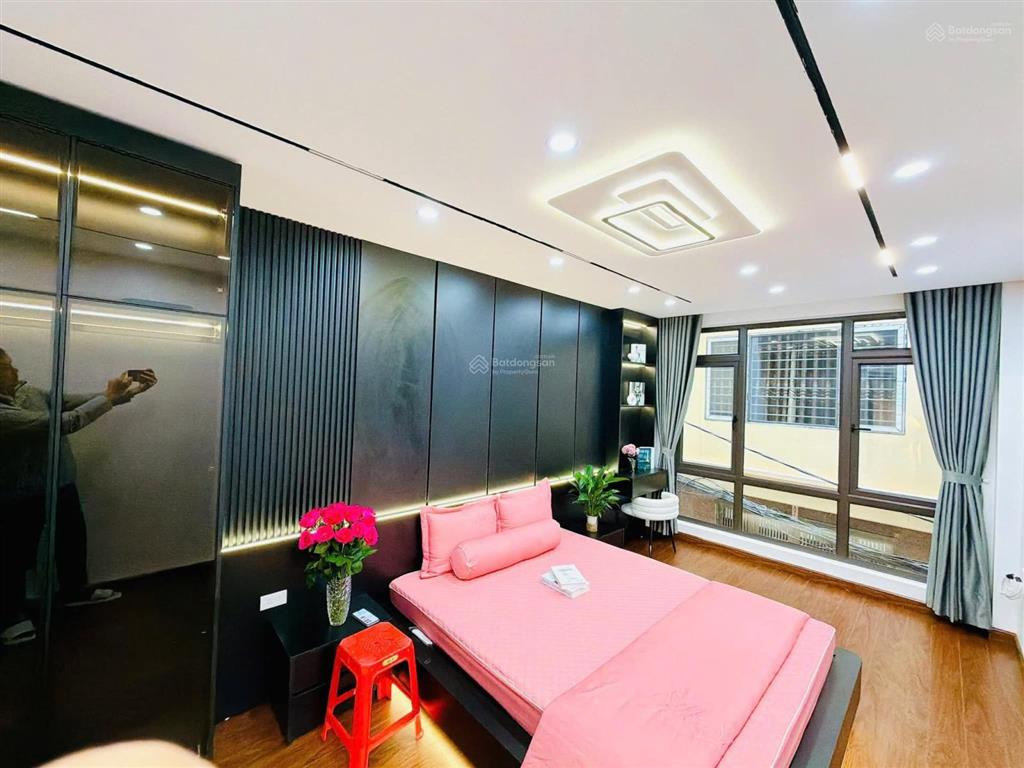 Nhà đẹp ngõ thông, gần ôtô, 40m ra phố, dọn đồ về ở luôn, hiếm có căn thứ 2, hoàng quốc việt 38m*5t