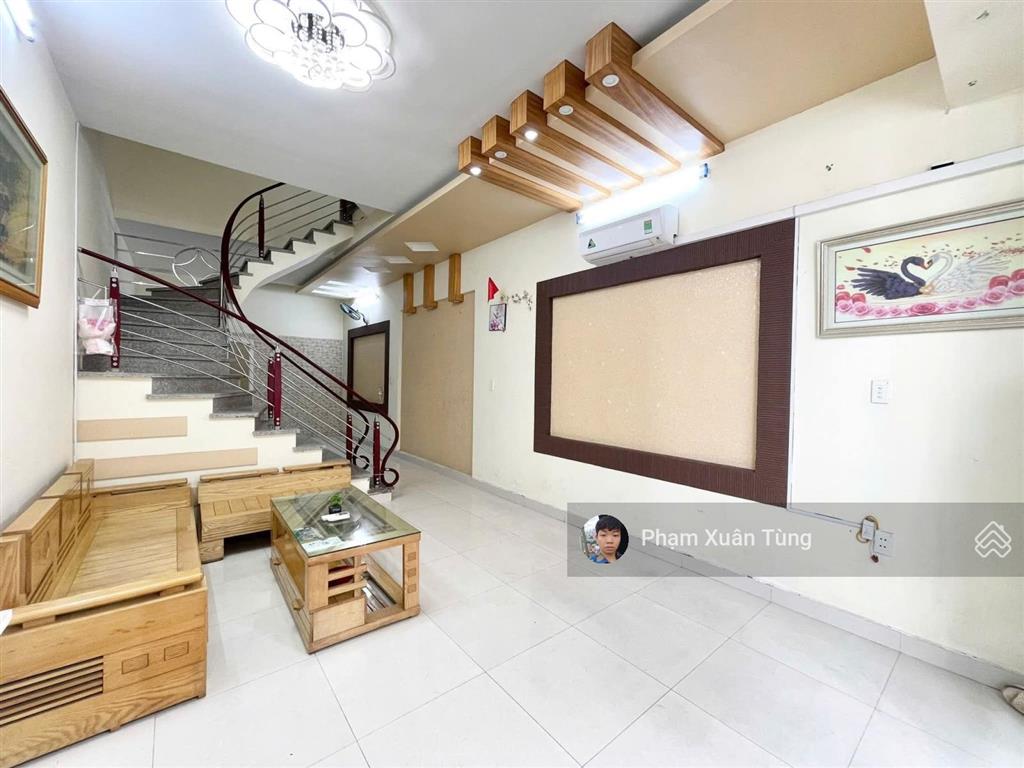Nguyễn khánh toàn, dân xây chắc chắn, còn mới ở luôn, ngõ 3 gác, 50m ra phố, thoáng, 44m²*5t