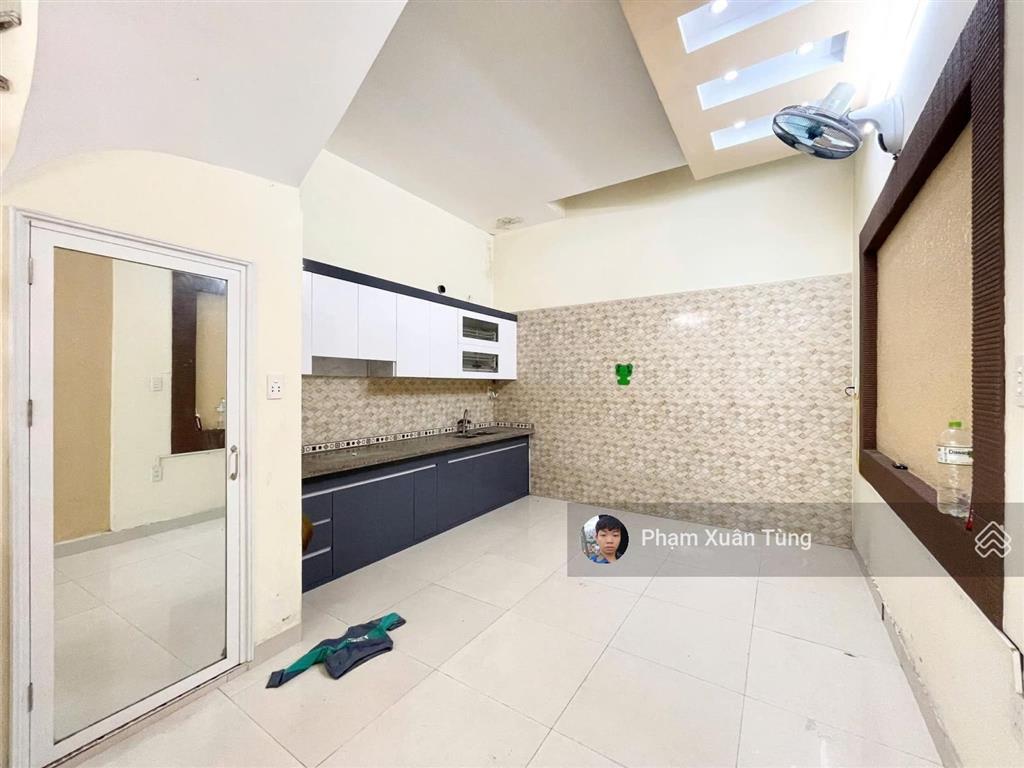 Nguyễn khánh toàn, dân xây chắc chắn, còn mới ở luôn, ngõ 3 gác, 50m ra phố, thoáng, 44m²*5t