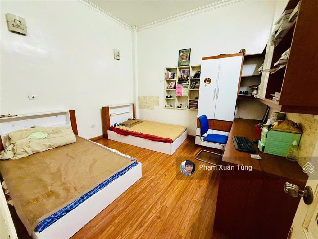 Nhà đẹp cầu giấy. ngõ thông tứ tung, ba gác đỗ cửa, 50m ra phố, dân xây thoáng, không qh, 46m2 x 4t