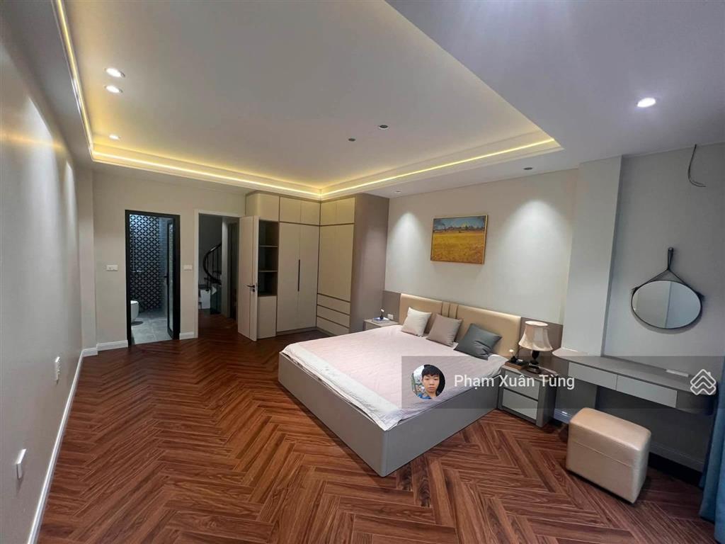 Vip! văn cao, thang máy nhà mới ở luôn, qh ổn định, ngõ thông tứ tung, 30m ôtô tránh, 46m²