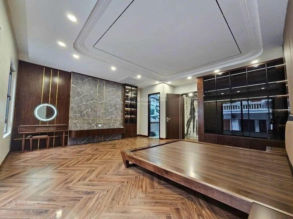 Siêu đẹp! đội cấn, nhà mới, thang máy ở luôn, ngõ 3 gác tránh, 30m ô tô tránh, gần phố, 40m²*6t