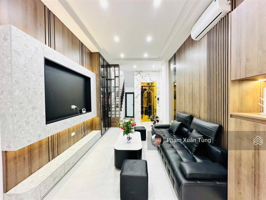 Ngọc khánh, nhà đẹp, thang máy mới, ngõ 3 gác tránh, thông tứ tung, 50m ra phố, ở ngay, 37m²*6t