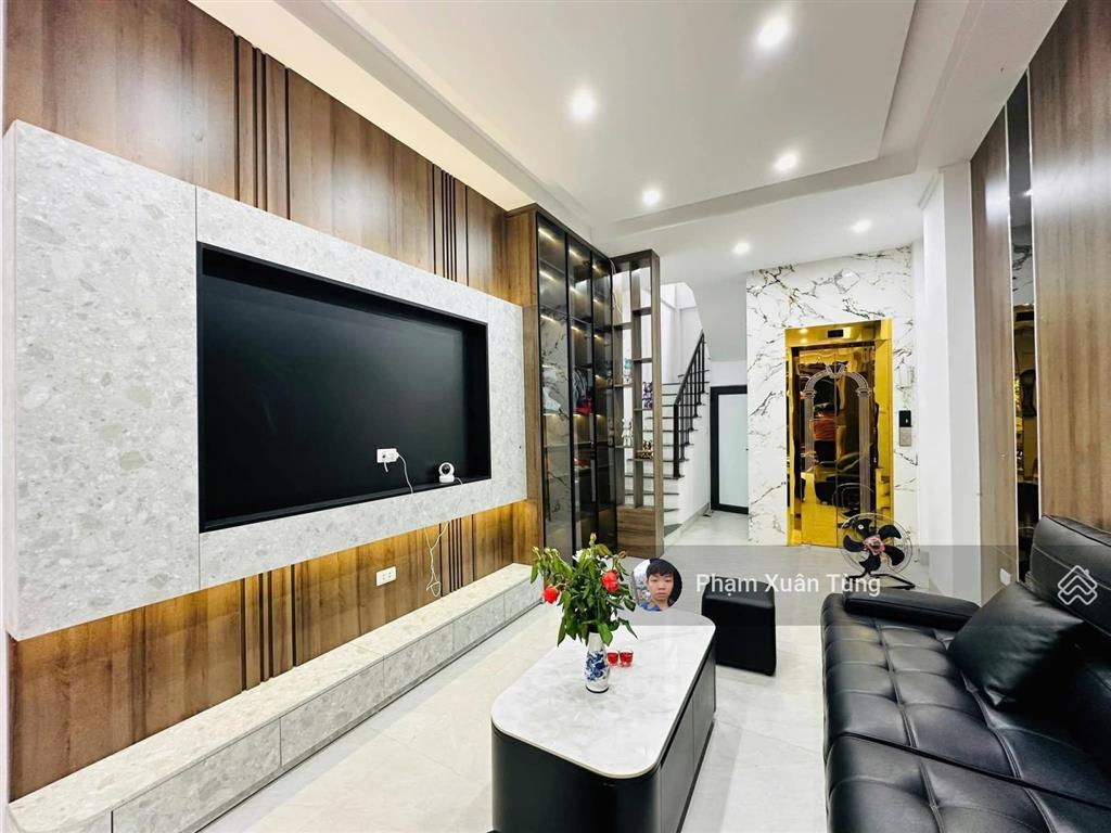 Ngọc khánh, nhà đẹp, thang máy mới, ngõ 3 gác tránh, thông tứ tung, 50m ra phố, ở ngay, 37m²*6t