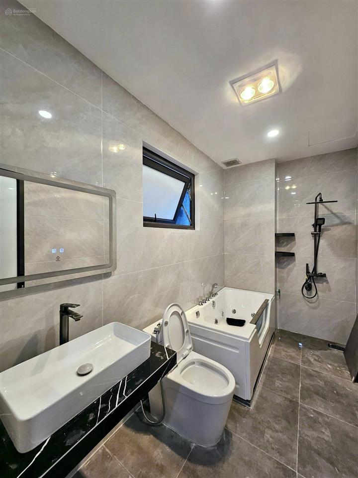 Lô góc ngọc hà, ngõ thông, 3 thoáng, thang máy, thông sàn kinh doanh, sổ cc, gần phố, mới đẹp, 45m2