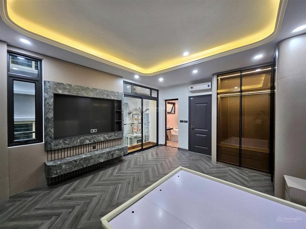 Lô góc ngọc hà, ngõ thông, 3 thoáng, thang máy, thông sàn kinh doanh, sổ cc, gần phố, mới đẹp, 45m2