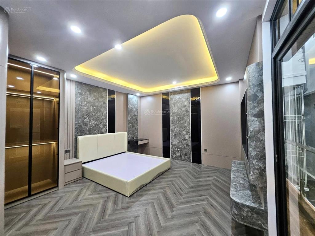 Lô góc ngọc hà, ngõ thông, 3 thoáng, thang máy, thông sàn kinh doanh, sổ cc, gần phố, mới đẹp, 45m2