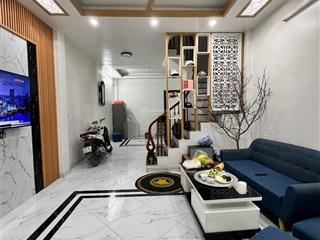 Nhà đẹp bay nhanh! đội cấn, ngõ 3 gác tránh, gần phố, thoáng, trước nhà 2.5m, ở luôn, 39.8m²*5t
