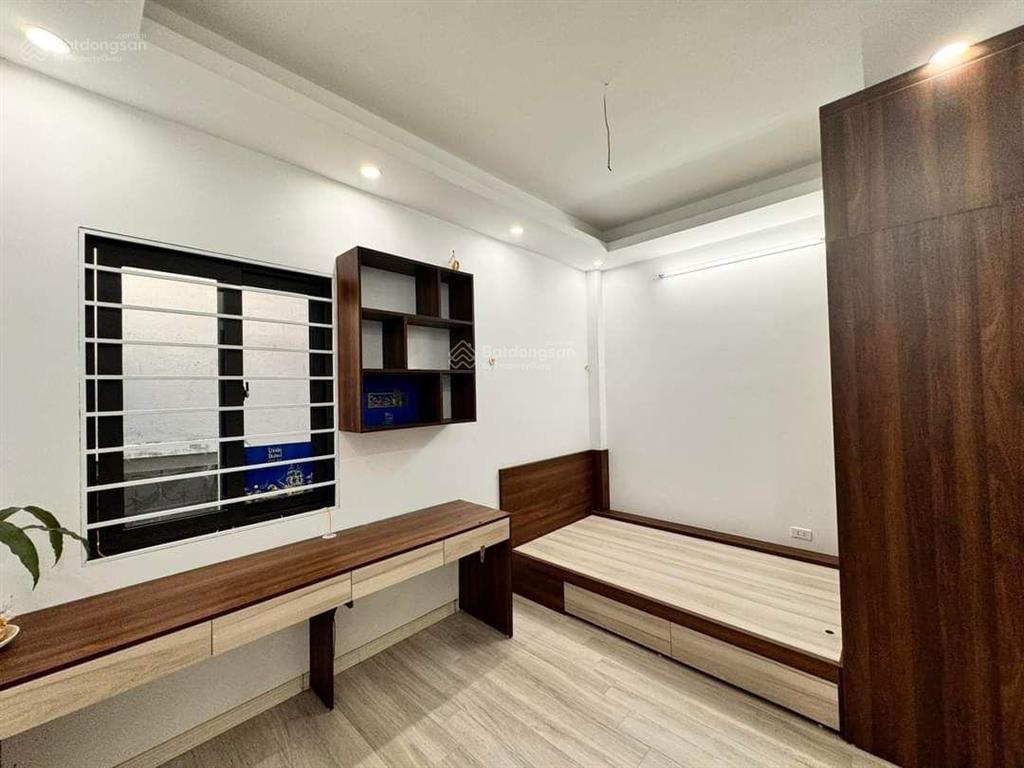Nhà đẹp bay nhanh! đội cấn, ngõ 3 gác tránh, gần phố, thoáng, trước nhà 2.5m, ở luôn, 39.8m²*5t