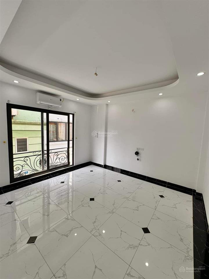 Nhà đẹp bay nhanh! đội cấn, ngõ 3 gác tránh, gần phố, thoáng, trước nhà 2.5m, ở luôn, 39.8m²*5t