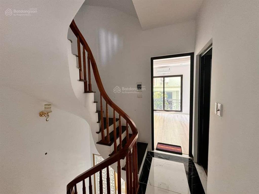 Nhà đẹp bay nhanh! đội cấn, ngõ 3 gác tránh, gần phố, thoáng, trước nhà 2.5m, ở luôn, 39.8m²*5t
