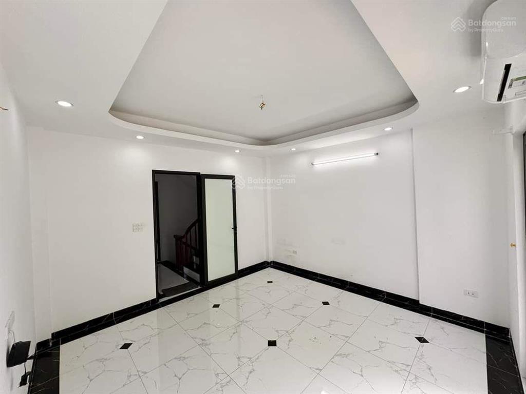 Nhà đẹp bay nhanh! đội cấn, ngõ 3 gác tránh, gần phố, thoáng, trước nhà 2.5m, ở luôn, 39.8m²*5t