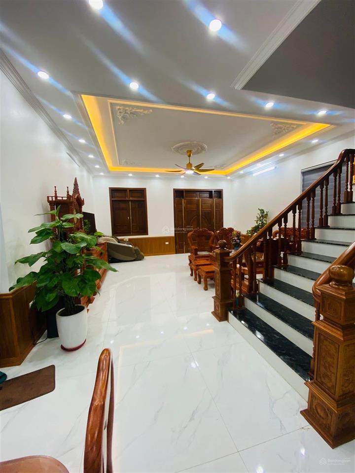 Cầu giấy, dân xây chắc chắn, ngõ 3 gác tránh, 60m ra ô tô tránh, 2 thoáng, kinh doanh, 44m²*5t