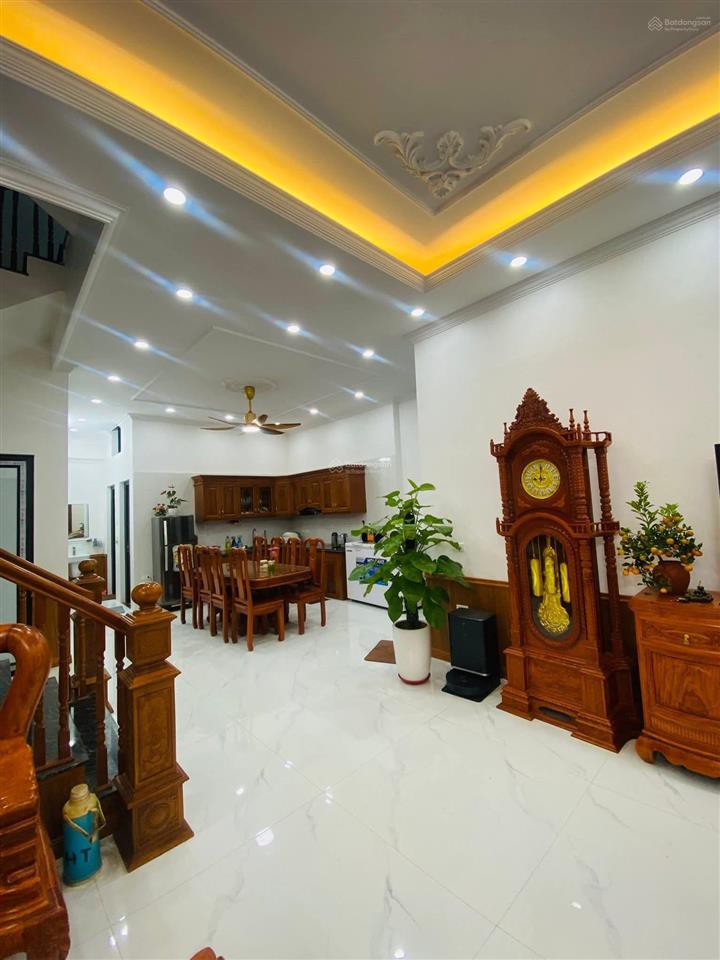Cầu giấy, dân xây chắc chắn, ngõ 3 gác tránh, 60m ra ô tô tránh, 2 thoáng, kinh doanh, 44m²*5t
