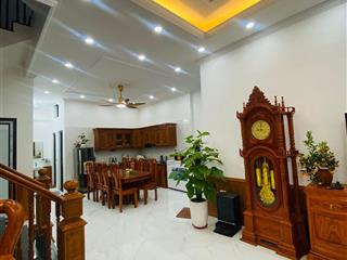 Cầu giấy, dân xây chắc chắn, ngõ 3 gác tránh, 60m ra ô tô tránh, 2 thoáng, kinh doanh, 44m²*5t