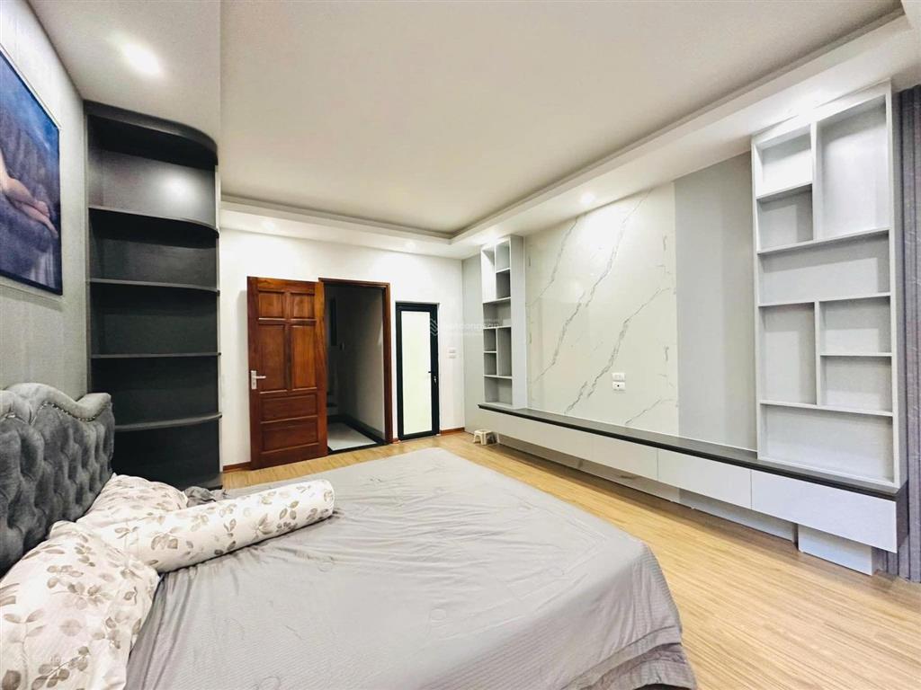 Giảm sốc! hoàng quốc việt, nhà mới ở ngay, ngõ 3 gác thông tứ tung, 30m ô tô tránh, 40.5m2*5t