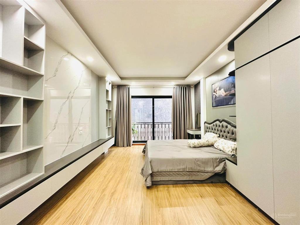 Giảm sốc! hoàng quốc việt, nhà mới ở ngay, ngõ 3 gác thông tứ tung, 30m ô tô tránh, 40.5m2*5t