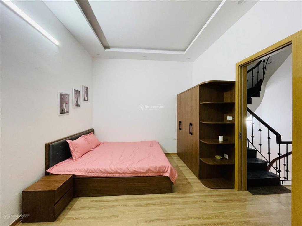 Hiếm! đội cấn, ngõ 3 gác tránh, 30m ô tô tránh, 2 thoáng vĩnh viễn, sân xe, ở ngay, 39.8m2*5t
