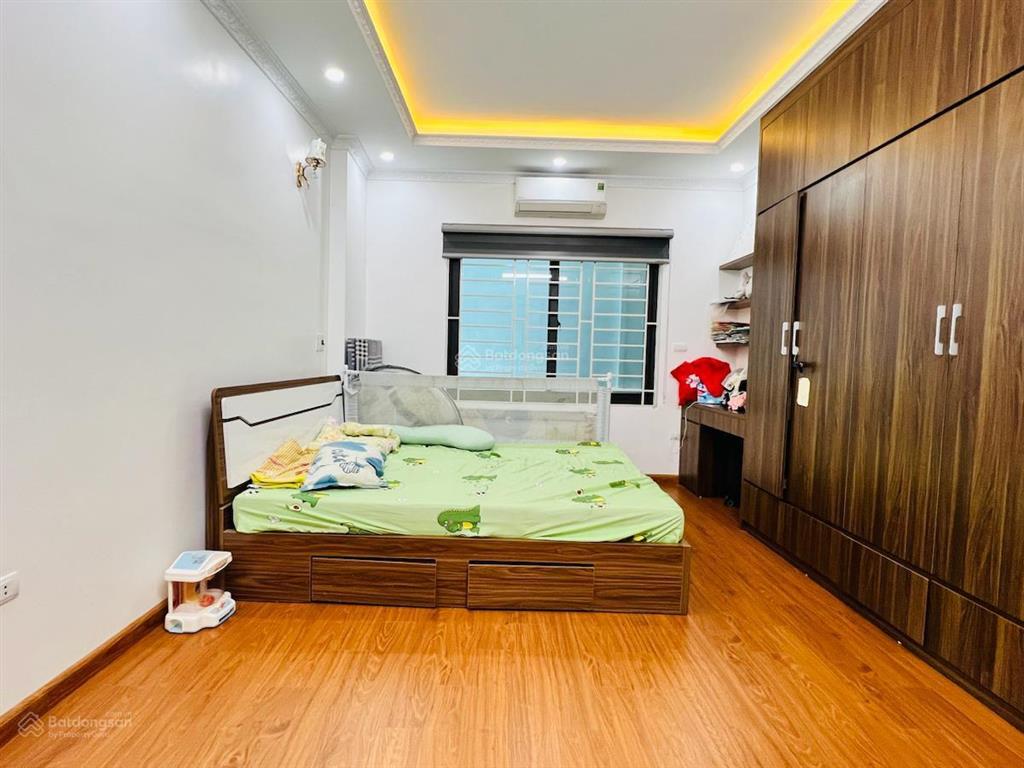 Hiếm! đội cấn, ngõ 3 gác tránh, 30m ô tô tránh, 2 thoáng vĩnh viễn, sân xe, ở ngay, 39.8m2*5t