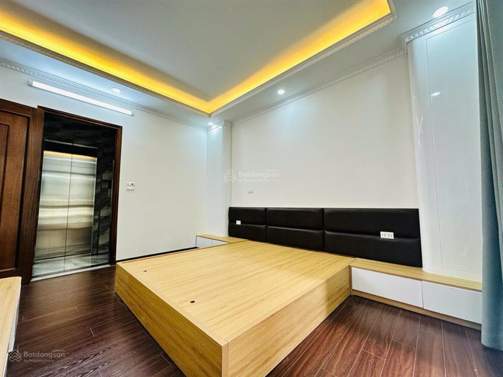 Cầu giấy, nhà đẹp, ngõ 3 gác thông, dân xây chắc chắn 70m ôtô ra tránh, thoáng, sân xe, 48m2*5t