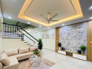 Cầu giấy, nhà đẹp, ngõ 3 gác thông, dân xây chắc chắn 70m ôtô ra tránh, thoáng, sân xe, 48m2*5t