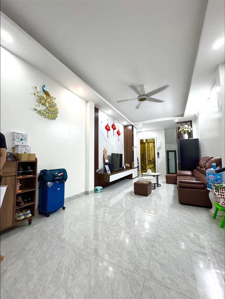 Có 1 0 2! lô góc ngọc khánh, nhà đẹp thang máy xịn sò, ngõ 3 gác thông, vài chục m ra phố, 43m2*6t