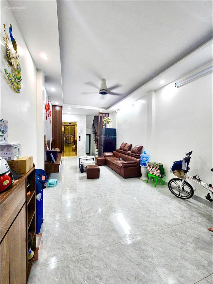 Có 1 0 2! lô góc ngọc khánh, nhà đẹp thang máy xịn sò, ngõ 3 gác thông, vài chục m ra phố, 43m2*6t