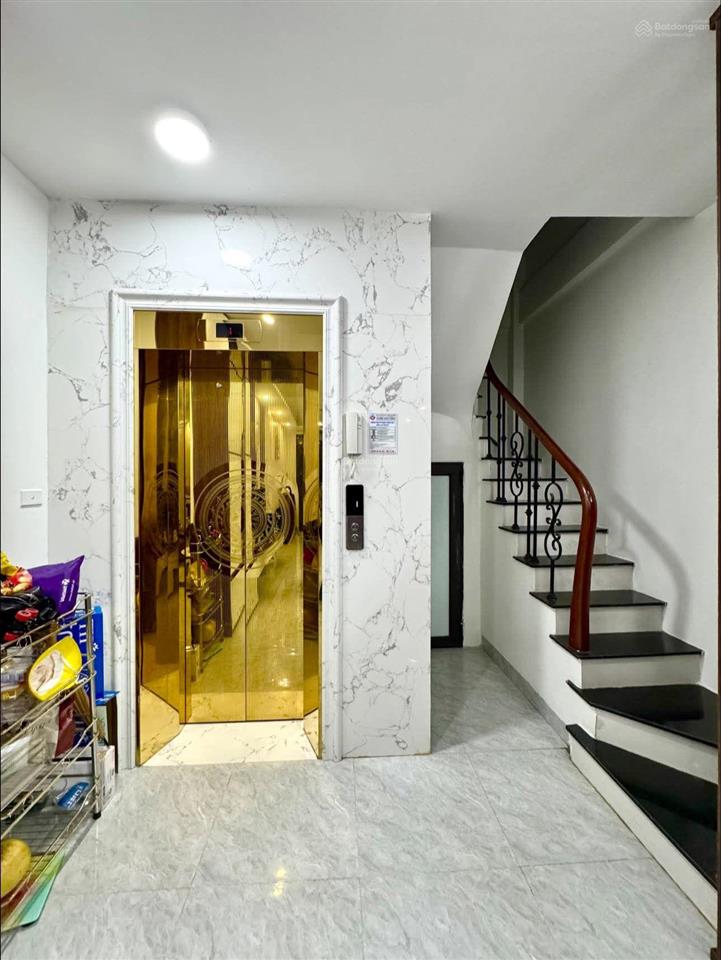 Có 1 0 2! lô góc ngọc khánh, nhà đẹp thang máy xịn sò, ngõ 3 gác thông, vài chục m ra phố, 43m2*6t