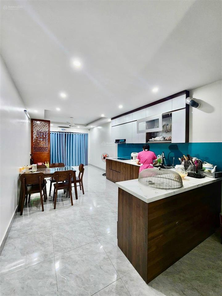 Có 1 0 2! lô góc ngọc khánh, nhà đẹp thang máy xịn sò, ngõ 3 gác thông, vài chục m ra phố, 43m2*6t