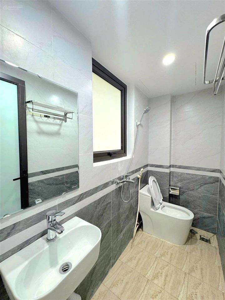 Hàng kịch độc! lạc long quân, ngõ 3 gác, thang máy nhà mới, 2 thoáng, gần phố, ở ngay, 43m2*6t