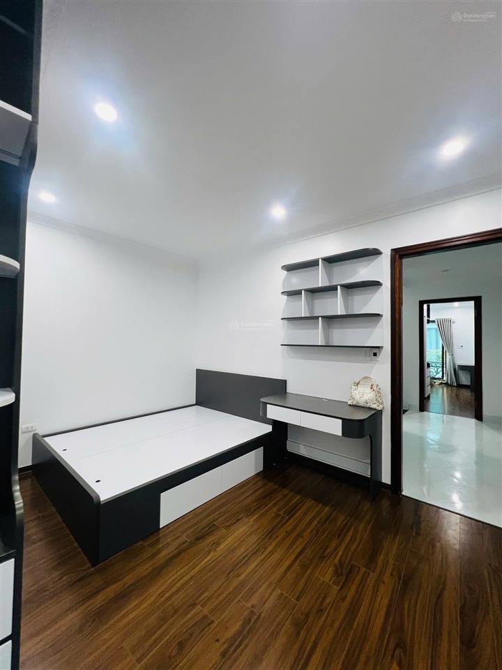 Đỉnh cao! cầu giấy, xây mới thang máy, ở luôn, ngõ ô tô, 40m ô tô tránh, 2 thoáng, tặng nt, 50m2*6t