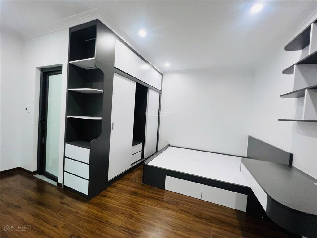 Đỉnh cao! cầu giấy, xây mới thang máy, ở luôn, ngõ ô tô, 40m ô tô tránh, 2 thoáng, tặng nt, 50m2*6t