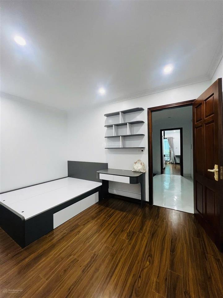 Đỉnh cao! cầu giấy, xây mới thang máy, ở luôn, ngõ ô tô, 40m ô tô tránh, 2 thoáng, tặng nt, 50m2*6t
