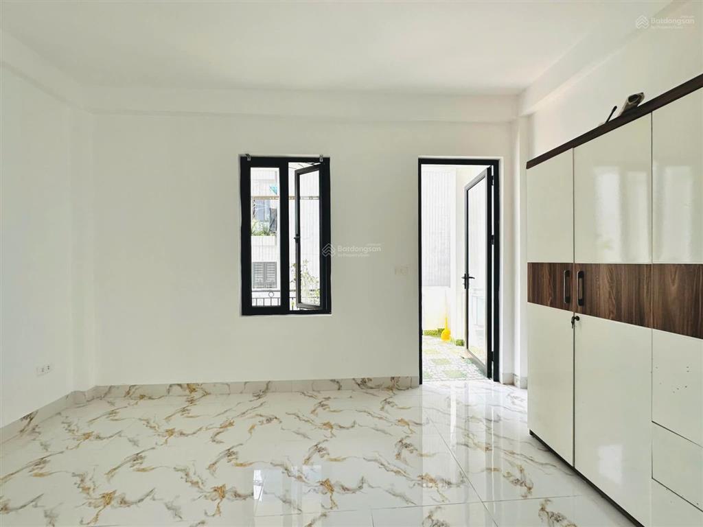 Hoàng quốc việt, nhà đẹp ở luôn, dân xây, ngõ ô tô, 25m ô tô tránh, gần phố, 41m2*5t