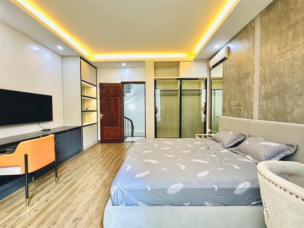Hoàng quốc việt, nhà đẹp ở luôn, dân xây, ngõ ô tô, 25m ô tô tránh, gần phố, 41m2*5t