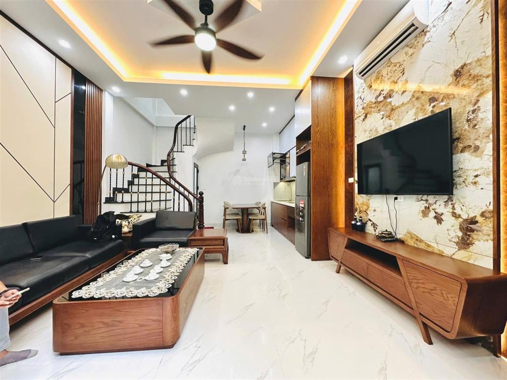Hoàng quốc việt, nhà đẹp ở luôn, dân xây, ngõ ô tô, 25m ô tô tránh, gần phố, 41m2*5t