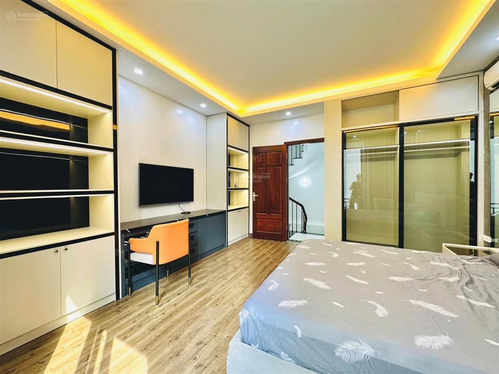 Hoàng quốc việt, nhà đẹp ở luôn, dân xây, ngõ ô tô, 25m ô tô tránh, gần phố, 41m2*5t