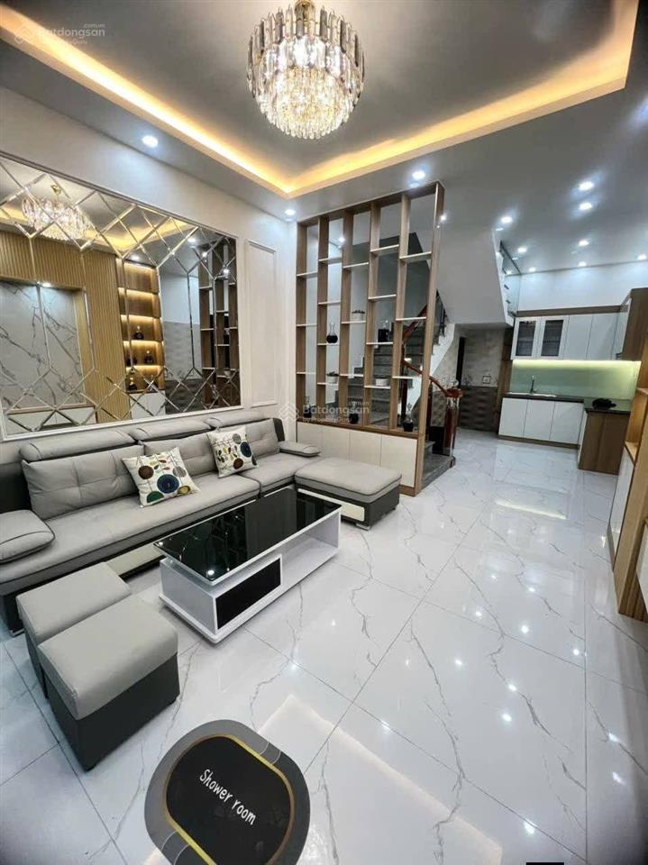 Bán gấp! cầu giấy, ngõ 3 gác tránh, thông tứ tung, gần phố, thoáng, sân xe, 41.6m2*5t