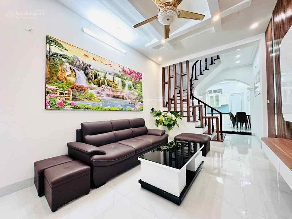 Bán gấp! quan hoa, dân xây chắc chắn, ngõ 3 gác tránh, gần phố, thoáng, đẹp phân khúc, 40m2*5t