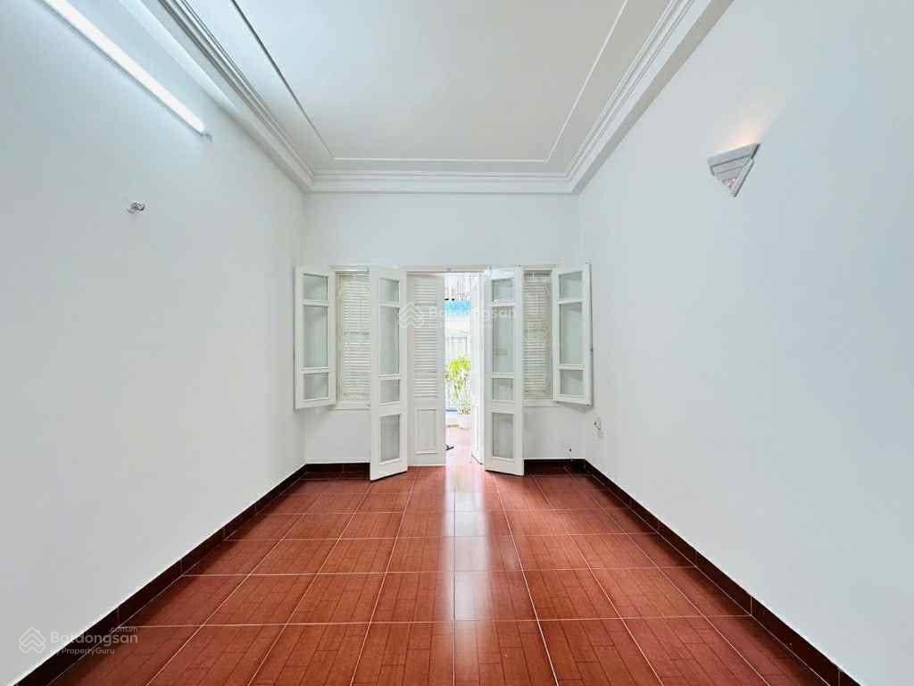 Bán gấp! quan hoa, dân xây chắc chắn, ngõ 3 gác tránh, gần phố, thoáng, đẹp phân khúc, 40m2*5t
